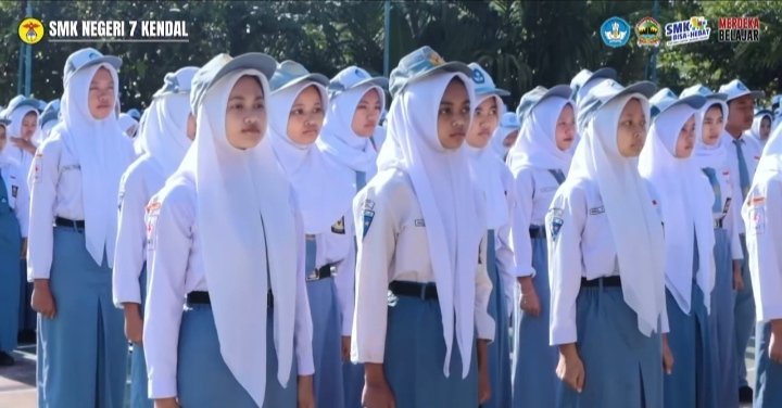 img pelantikan-osis-masa-bhakti-2024-2025-berlangsung-dengan-penuh-khidmat