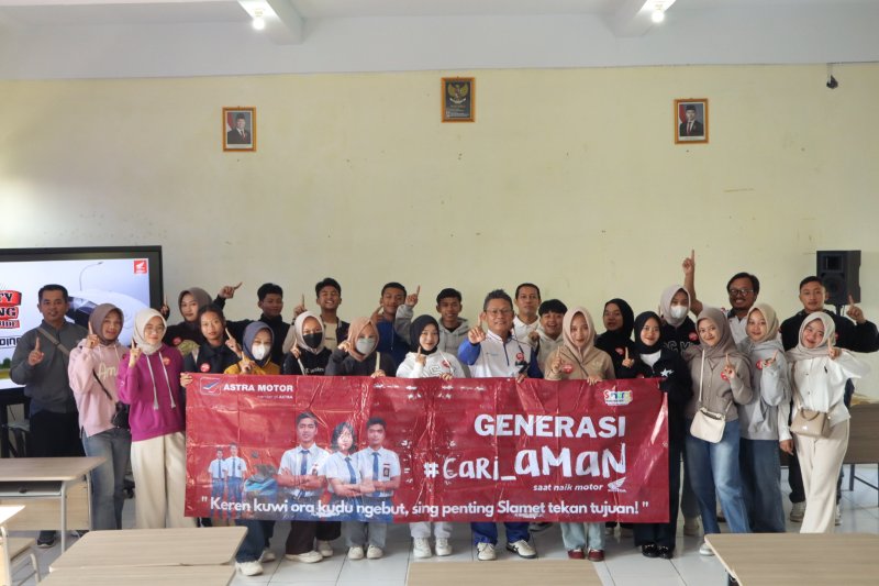 Safety Road Adventure Trip Around to Perahu Montain with Trainer Astra Motor Semarang
